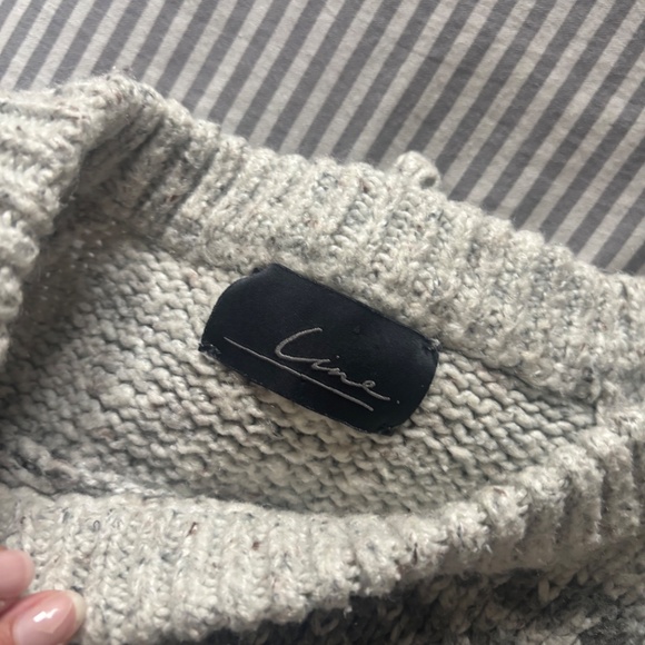 Vintage Patterned Knit Sweater - Picture 4 of 4